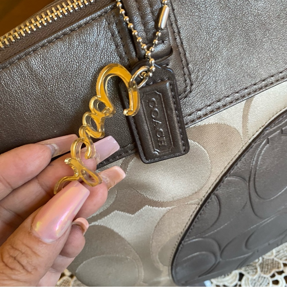 Coach monogram tote - Picture 5 of 11